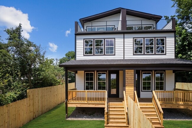 Building Photo - 660 Vernon Ave