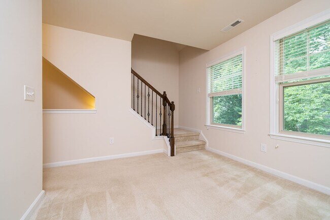 Building Photo - 2 Bedroom, 2.5 Bath Townhome w/ Loft and S...