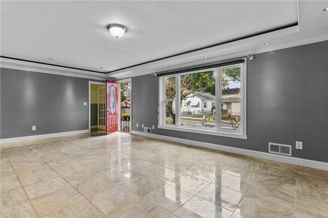 Building Photo - 45-47 Clym Street