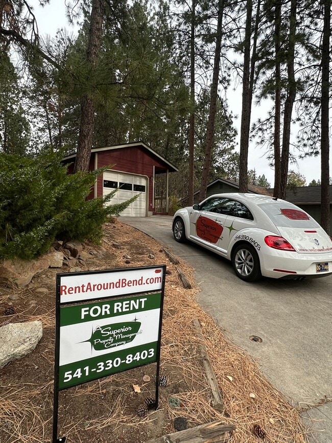 Building Photo - Three bedroom Westside home near OSU Casca...