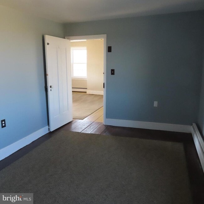 Building Photo - 1410 Gillan Dr