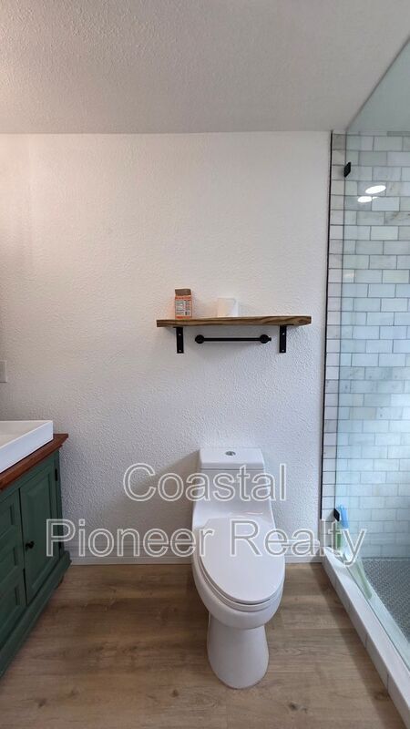 Building Photo - 5420 29th Ave S