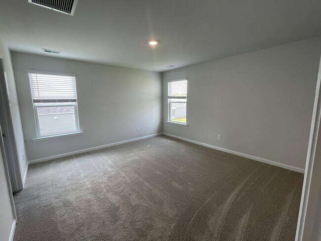 Building Photo - 240 Blue Haw Dr