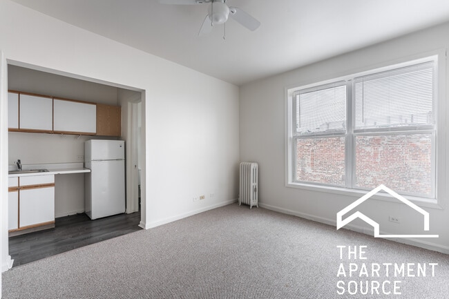 Building Photo - 3957 W Irving Park Rd