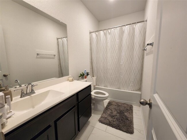 Building Photo - 472 Algaroba Loop