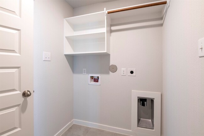 Building Photo - 4519 Pinehurst Trce Dr