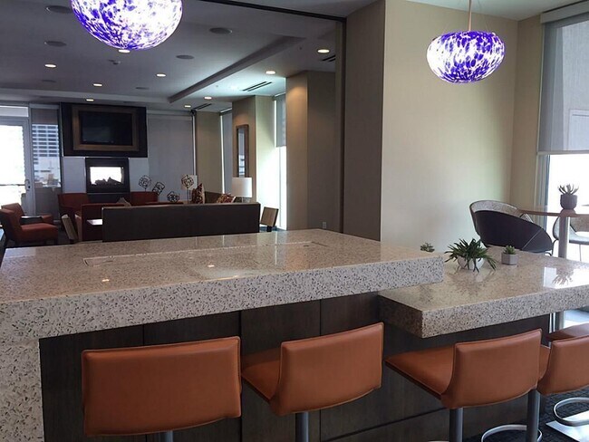 Building Photo - 1625 W Main St