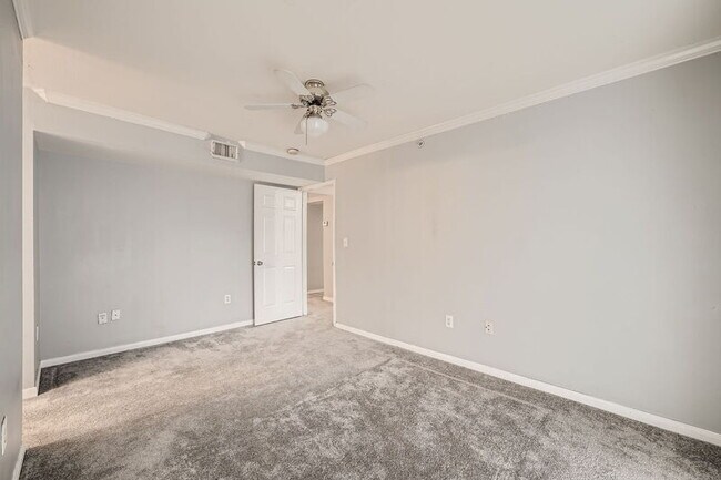 Building Photo - 501 W 26th St