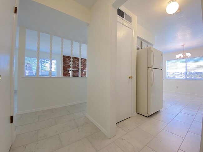 Building Photo - Northeast El Paso 3 Bed Refrig A/C
