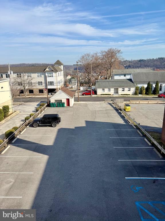 Building Photo - 815 Fayette St