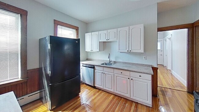 Primary Photo - 152 Minot St