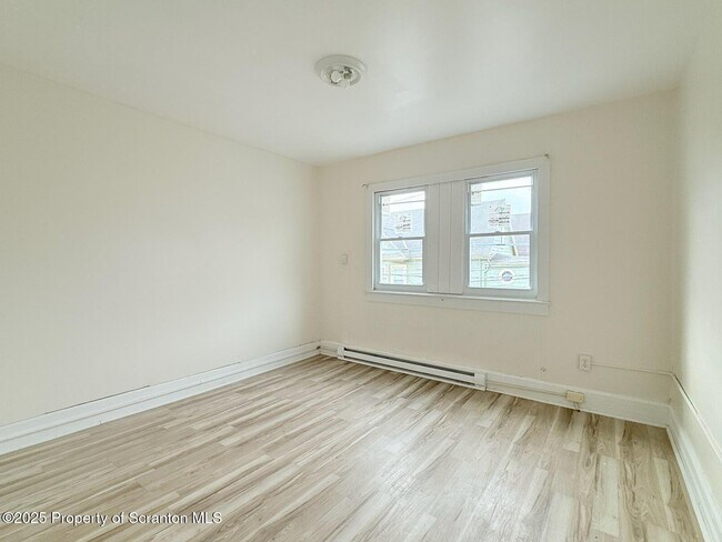 Building Photo - 210 Center Ave