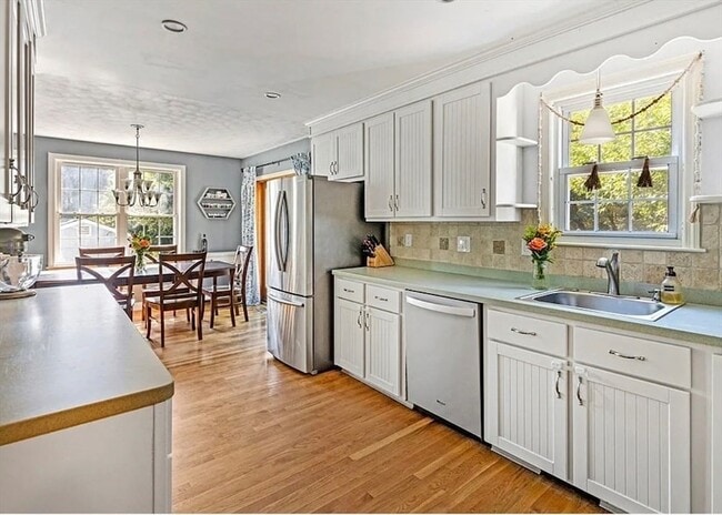 Building Photo - 14 Hoover Rd