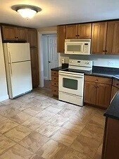 kitchen - 216 Dorchester St