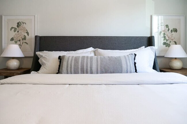 Building Photo - 7906 Lanyard Dr