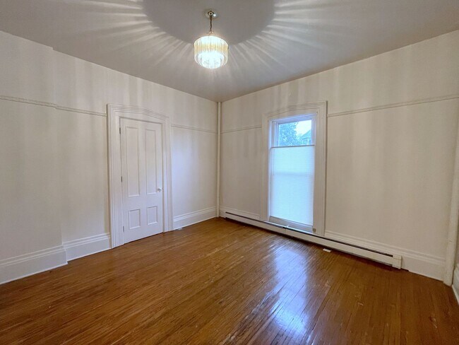 Building Photo - 203-2 6th