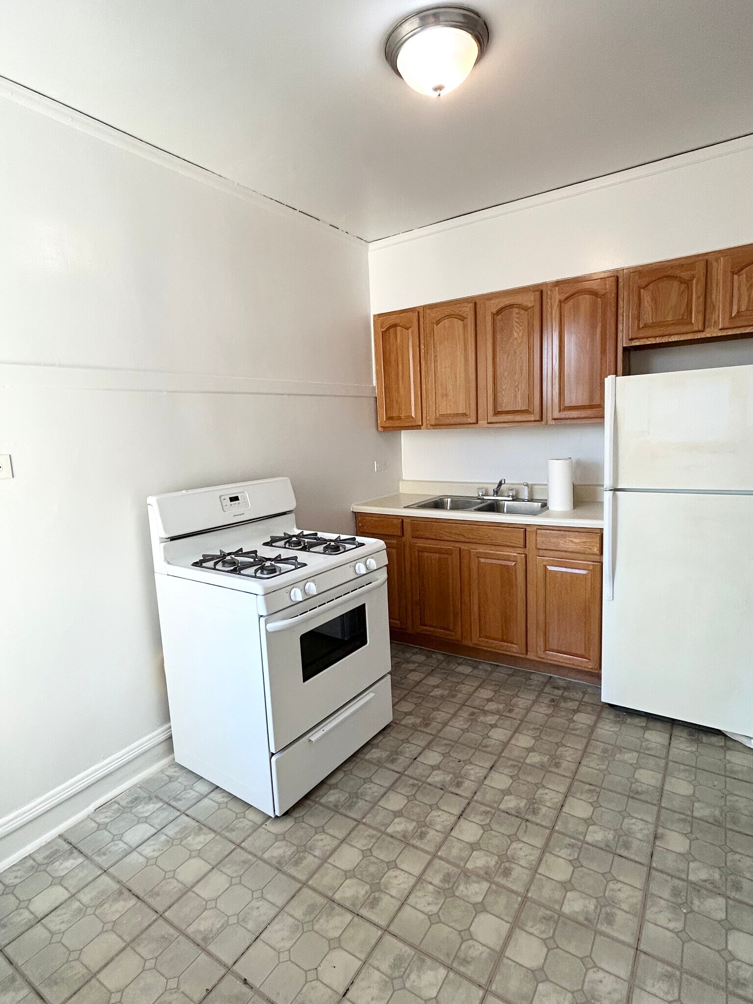 Building Photo - 5234 N Rockwell St