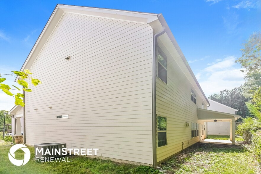 Building Photo - 747 Overlook Gln Dr