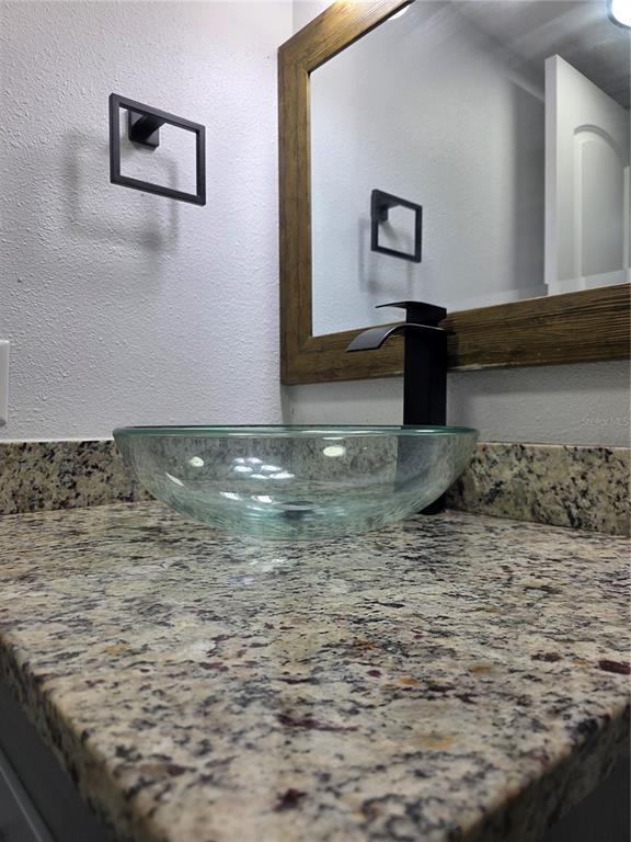 Building Photo - 3821 N Oak Dr