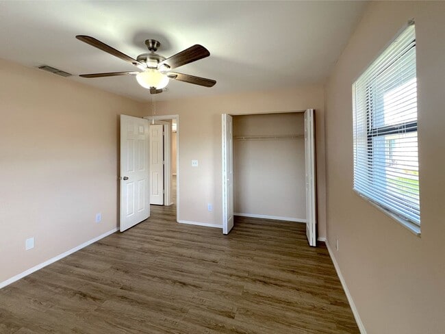 Building Photo - Charming 2 Bedroom, 1 Bath Duplex in Fort ...