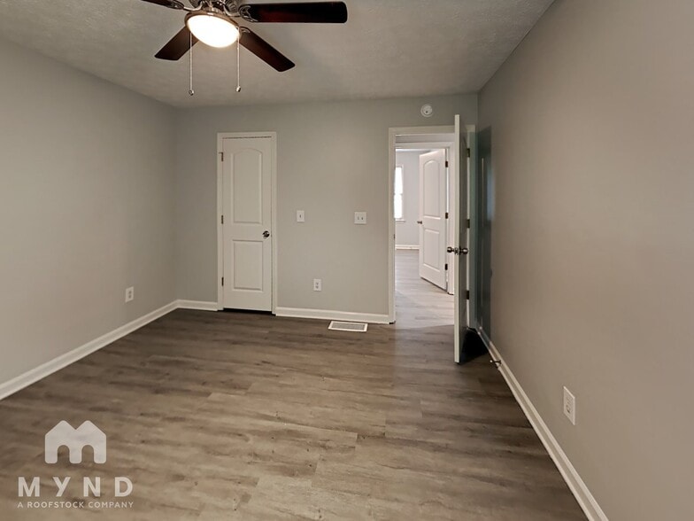 Building Photo - 100 Clifton Dr