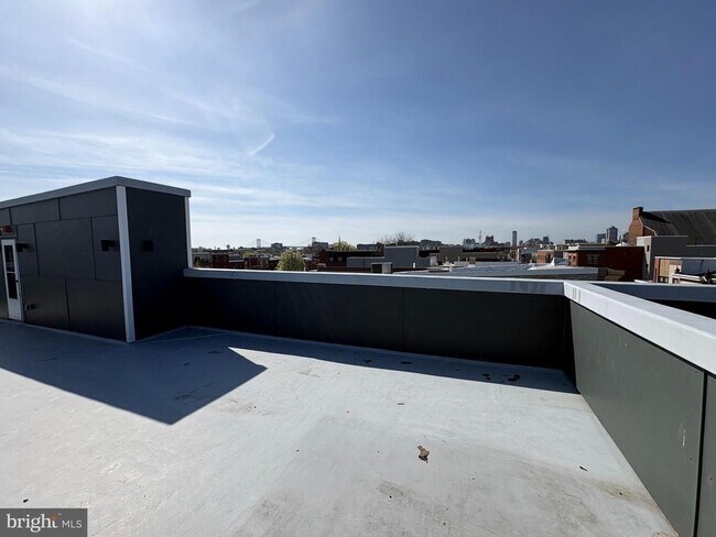 Building Photo - 1005 N Marshall St