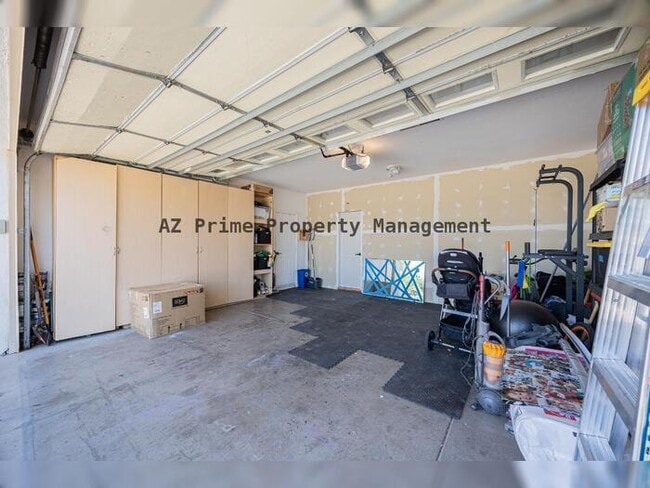 Building Photo - 15867 N 18th Pl