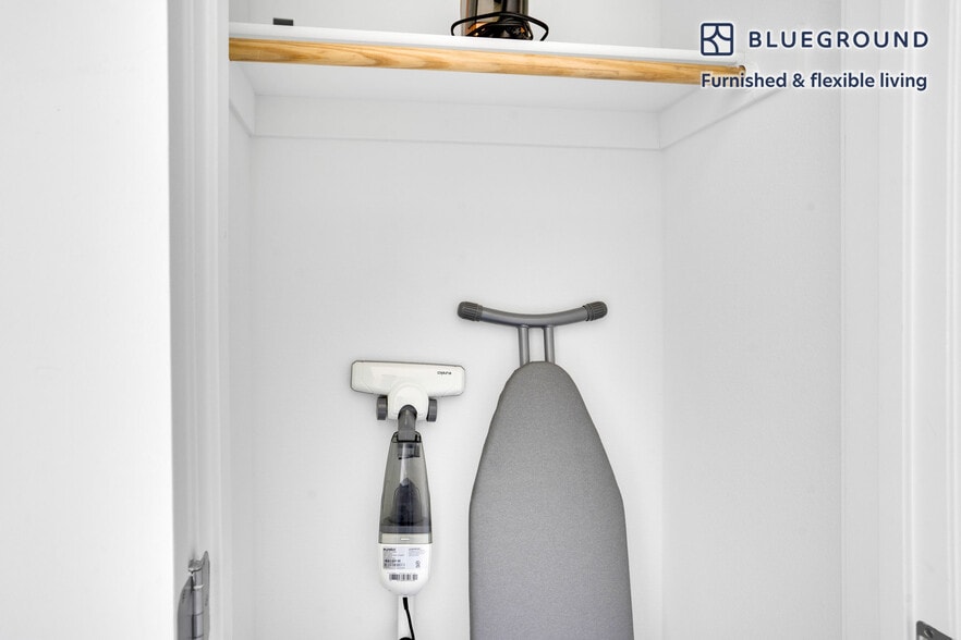 Building Photo - 2000 Fifth Street-SI FL4-ID1059