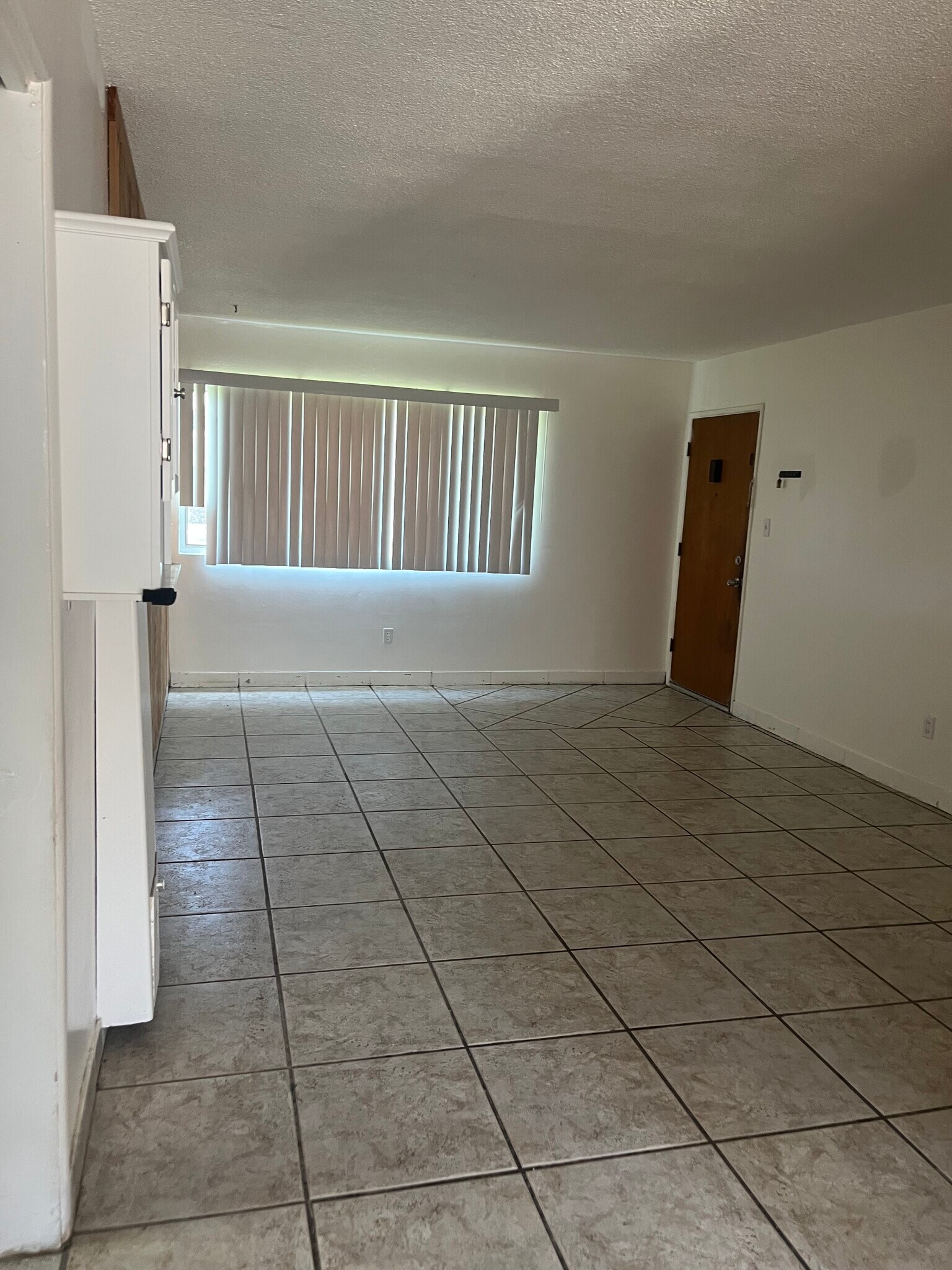 Living Area - 2323 W West Ave