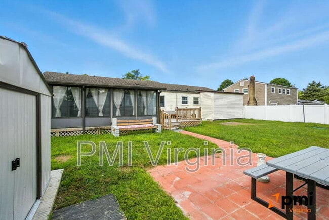 Building Photo - 3100 Kenelm Dr