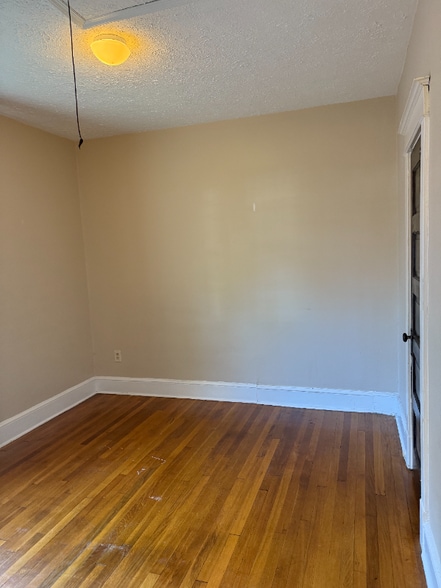 Building Photo - 748 Thayer Ave