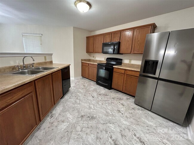 Building Photo - 4718 Reinbeck Dr
