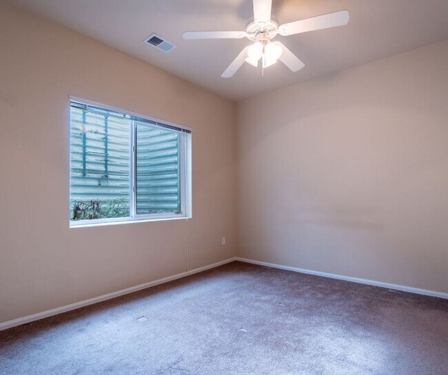 Building Photo - Move in ready home on Kettle Drum