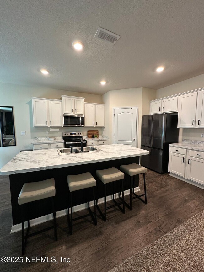 Building Photo - 2062 Garrison Wy