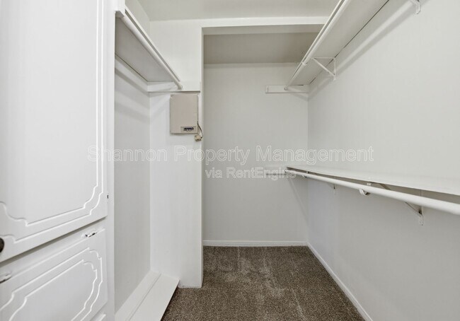 Building Photo - 2115 Oak Shores Dr