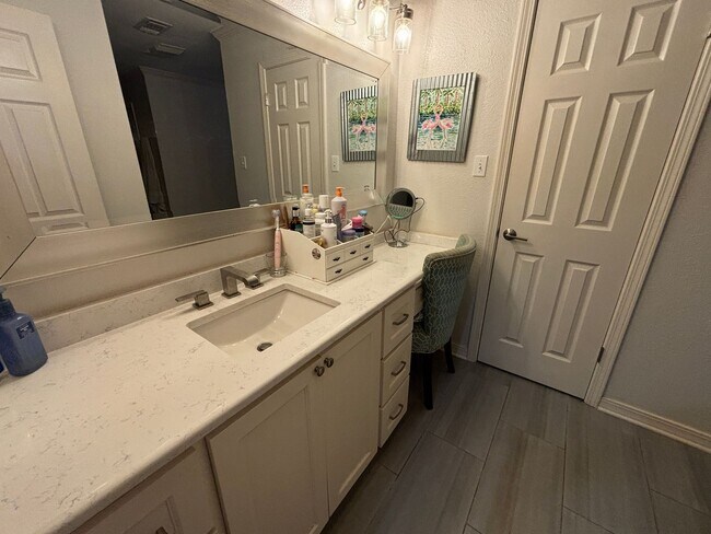 Building Photo - ELLERBE ROAD ESTATES BEAUTY