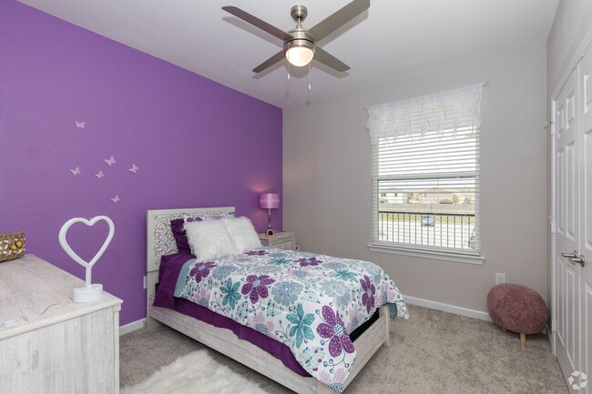 Building Photo - Move-In Savings: Prorate Waived + $500 Off