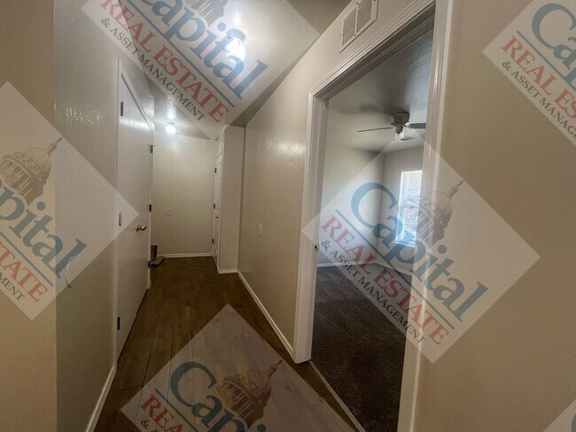 Building Photo - Beautiful 4 Bedroom