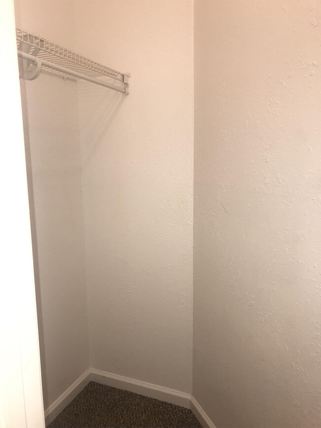 Building Photo - 6035 Creekerton Blvd