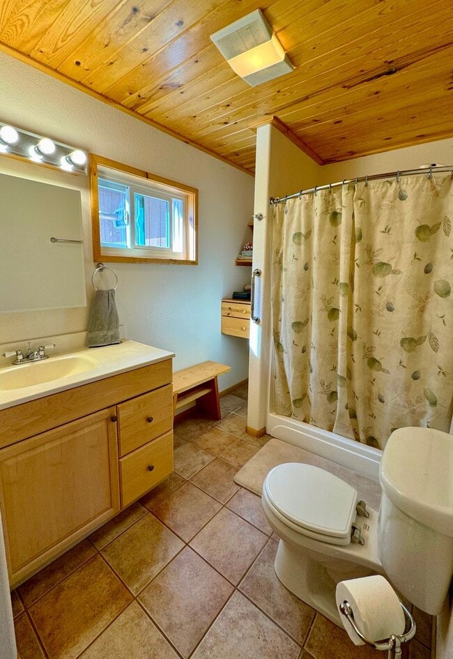 Building Photo - RIVERFRONT HOME + SHOP!