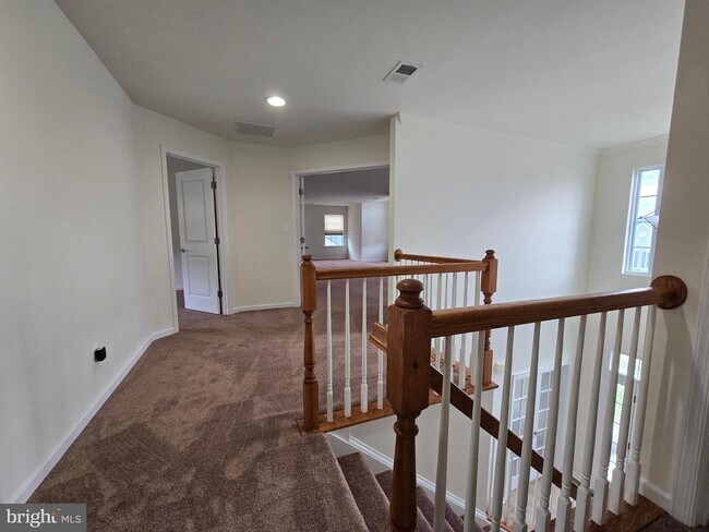 Building Photo - 173 Heartleaf Ln
