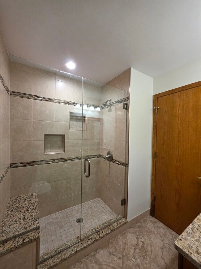 Building Photo - 7913 Nordica Ave