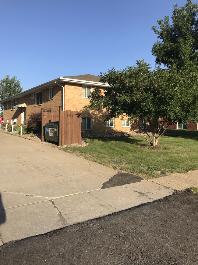 Building Photo - 105 NW College Ave