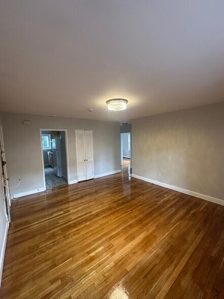 Building Photo - 63 Selkirk Rd