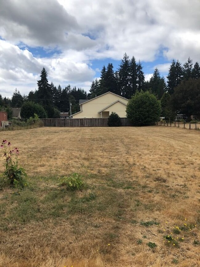 Building Photo - Charming & Clean Home in the Heart of Lacey!