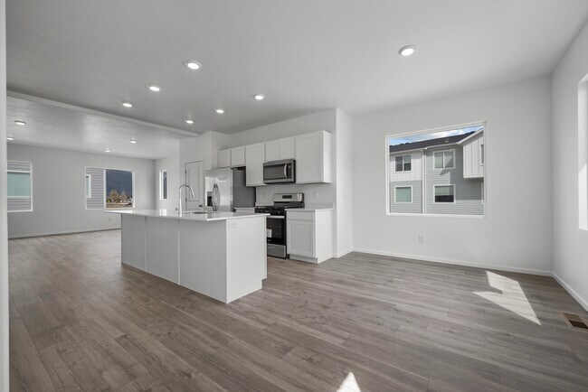 Building Photo - 3998 N Wildcat Ln