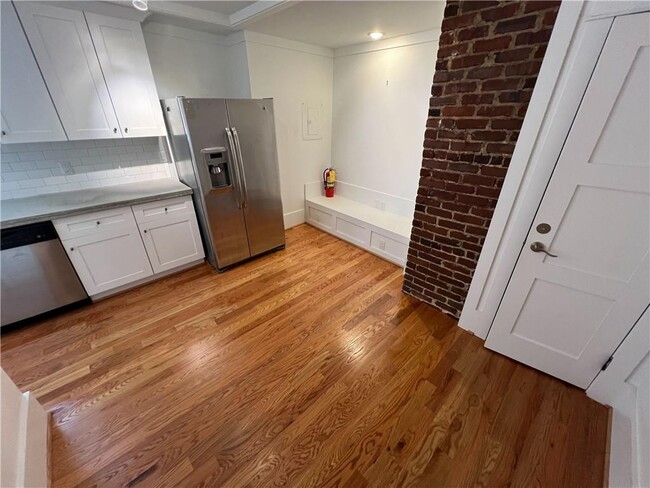 Building Photo - 951 Edgewood Ave NE