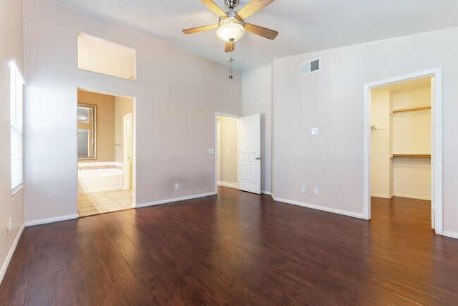 Building Photo - 4-Bed Green Valley Home with Private Pool ...