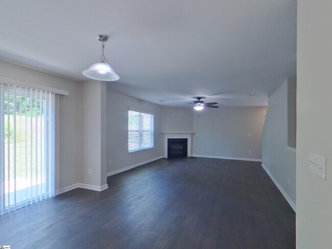 Building Photo - 260 Miller Dr