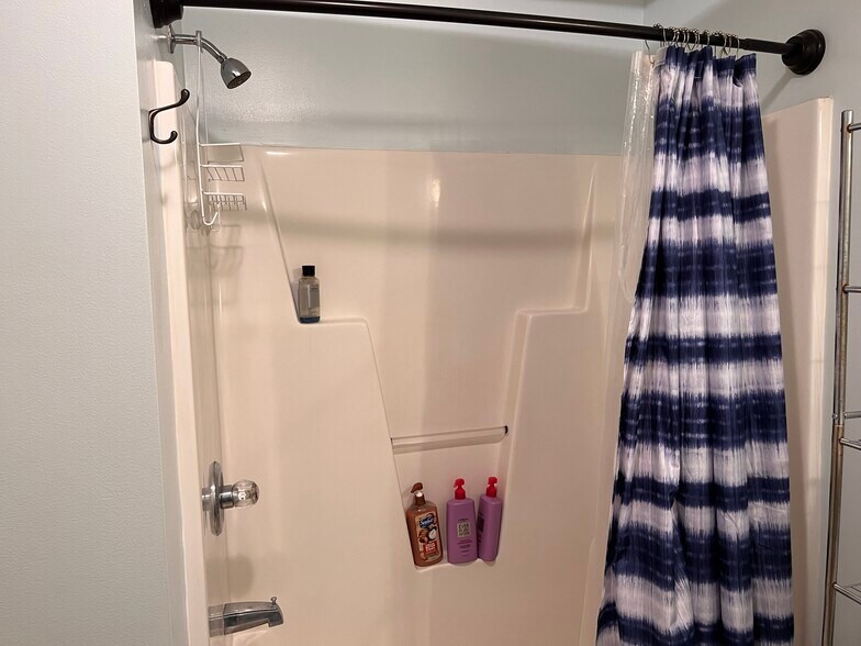 Building Photo - 237 Granby St